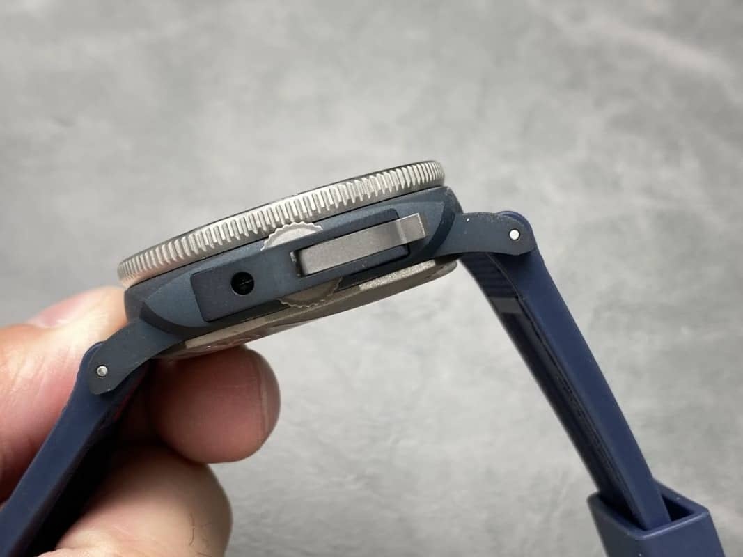 Panerai Submersible QuarantaQuattro Luna Rossa Ti-Ceramitech PAM1466 Blue Dial 11 Best Replica VSF 44mm