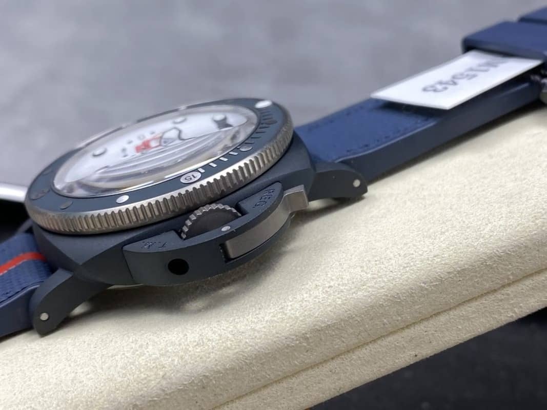 Panerai Submersible QuarantaQuattro Luna Rossa Ti-Ceramitech PAM1543 White Dial 11 Best Replica VSF 44mm