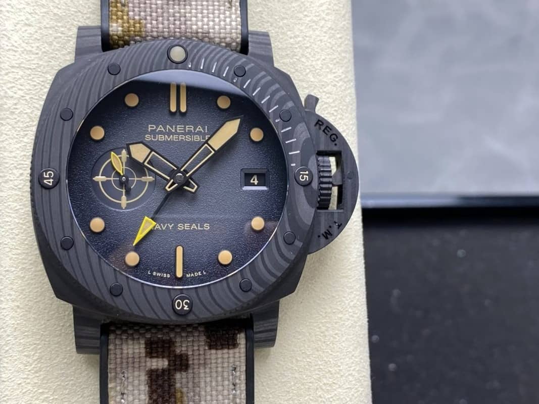 Panerai Submersible QuarantaQuattro GMT Navy SEALs Carbotech PAM1513 Black Dial 11 Best Replica VSF 44mm