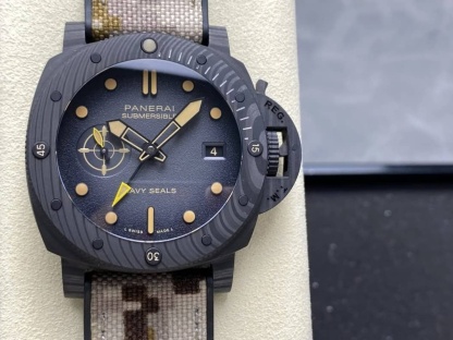 Panerai Submersible QuarantaQuattro GMT Navy SEALs Carbotech PAM1513 Black Dial 11 Best Replica VSF 44mm