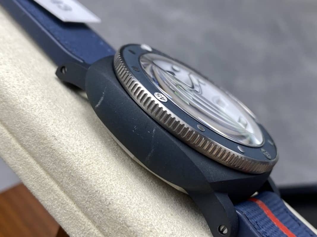 Panerai Submersible QuarantaQuattro Luna Rossa Ti-Ceramitech PAM1543 White Dial 11 Best Replica VSF 44mm