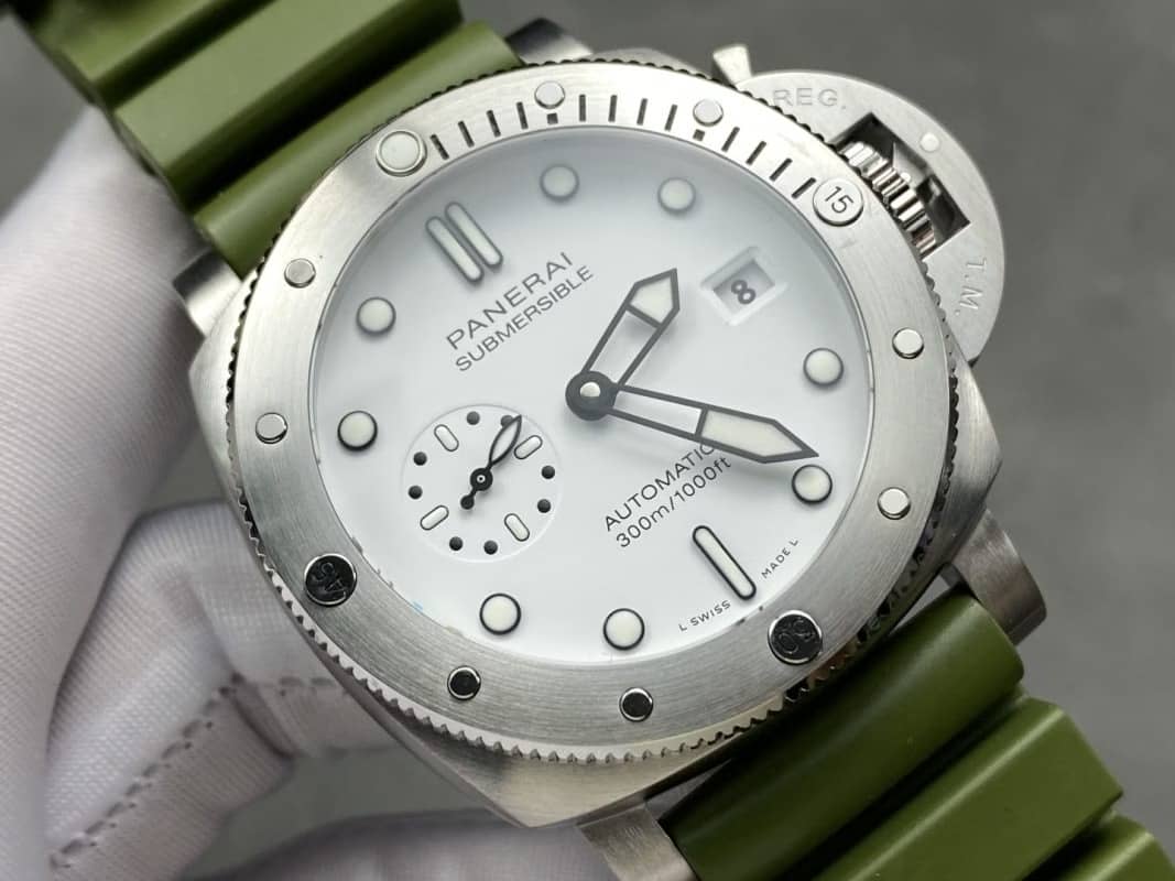 Panerai Submersible Quarantaquattro Bianco PAM1226 White Dial Green Rubber Strap 11 Best Replica VSF 44mm