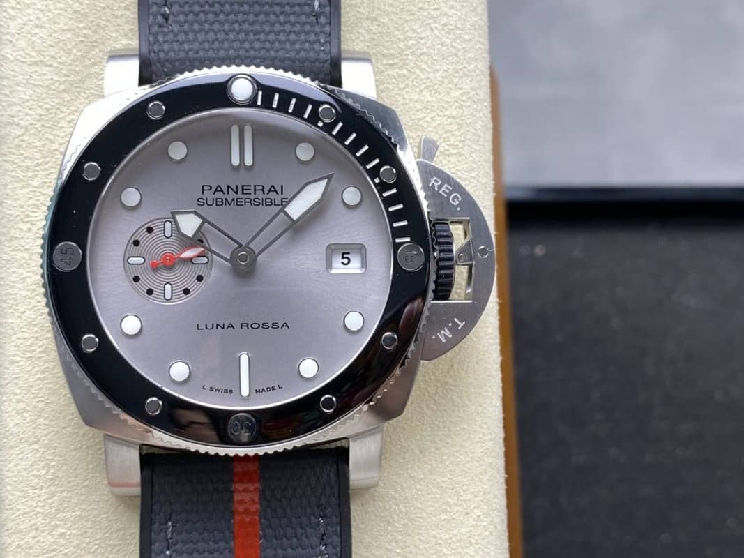 Panerai Submersible QuarantaQuattro Luna Rossa PAM01681 Silver Dial 11 Best Replica VSF 44mm
