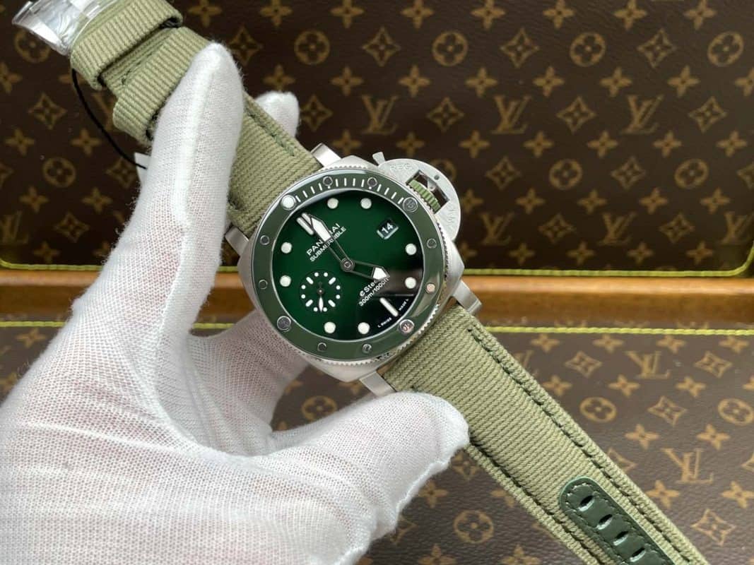 Panerai Submersible QuarantaQuattro Verde Smeraldo PAM1287 Green Dial 11 Best Replica VSF 44mm