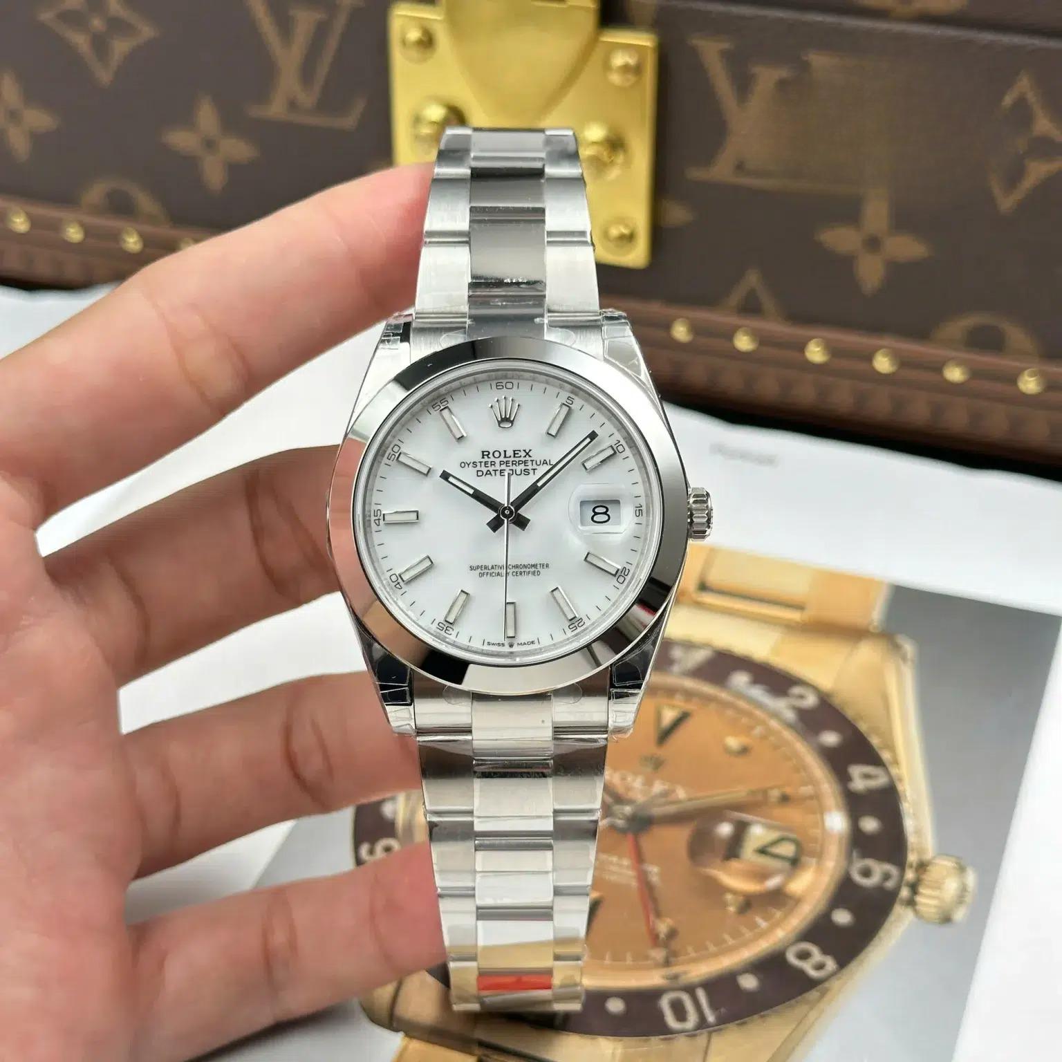 Rolex Datejust 126300 White Luminous Dial Smooth Bezel Oyster Bracelet 11 Best Replica VSF 41mm