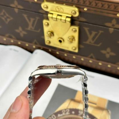 Rolex Datejust 126331 Two Tone Rose Gold Sundust Luminous Dial Jubilee Bracelet Best Replica VSF 41mm
