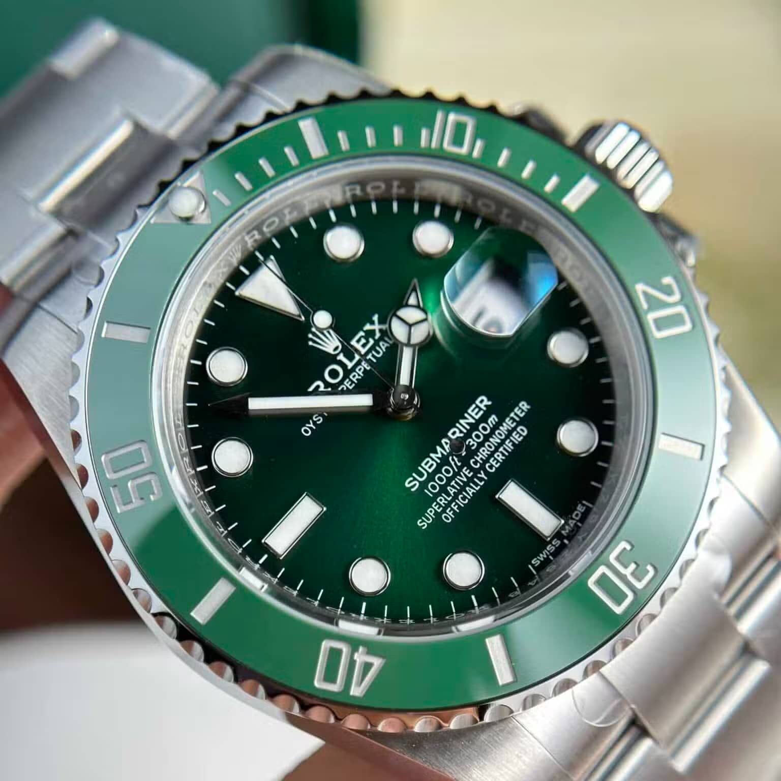 Rolex Submariner Hulk 116610LV Green Dial Best Replica 40mm