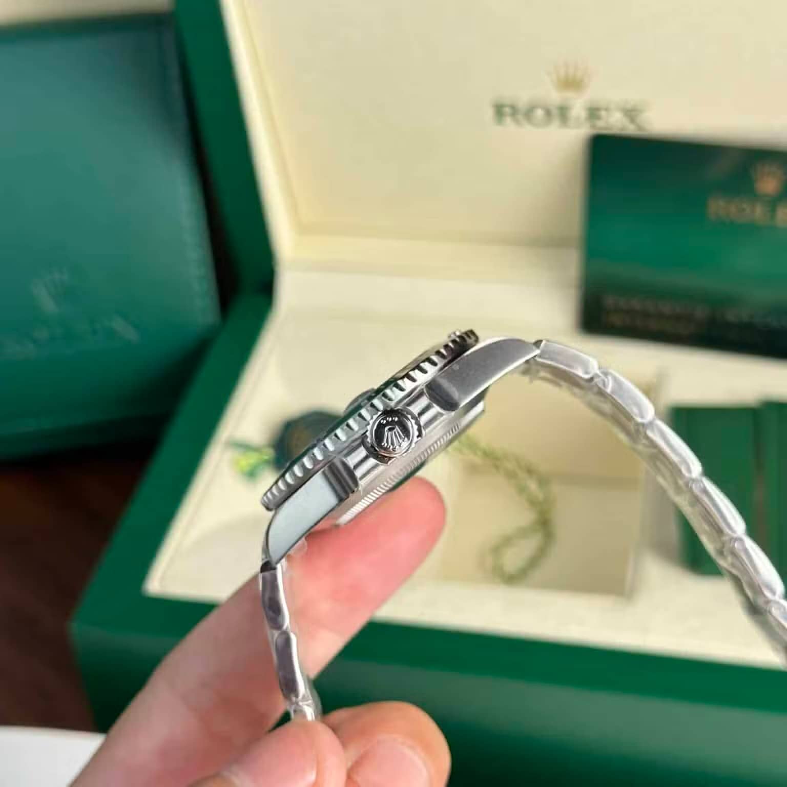 Rolex Submariner Hulk 116610LV Green Dial Best Replica 40mm