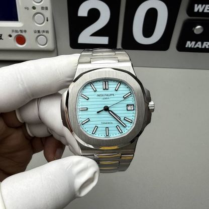 Replica Patek Philippe Nautilus 5711 1A 018 Green Dial 40mm Mens Watch