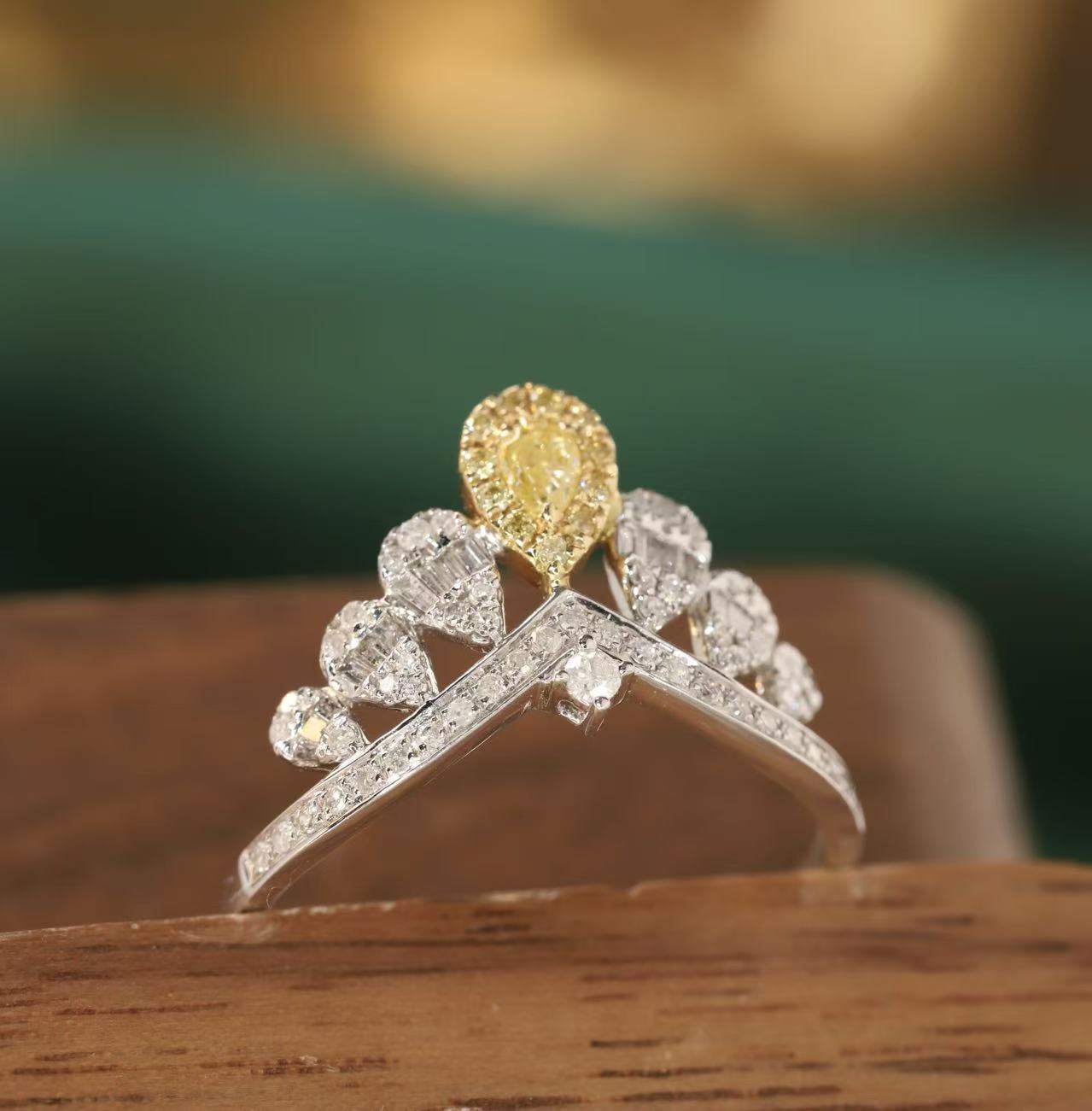 18k gold inlaid with natural diamond crown ring,0.55ct  featuring a step diamond, teardrop diamond, and yellow diamond ring