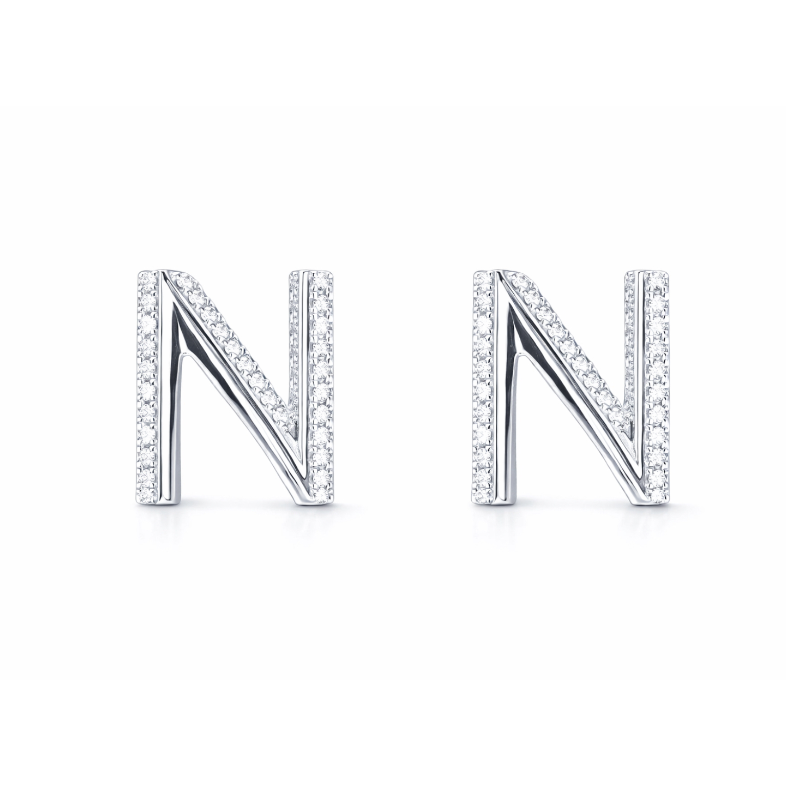 18k gold earring stud with the letter “N” and a 0.10ct natural diamond inlaid.