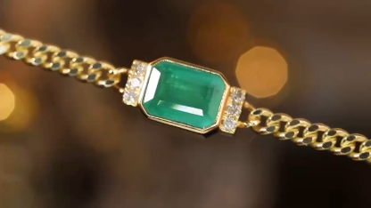 18k Gold Bracelet, Luxurious Diamond-Studded Bracelet, Emerald Bracelet with 1.70ct Diamonds