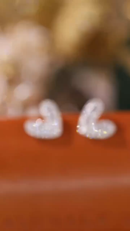 18k gold earrings set with 0.36ct natural diamond