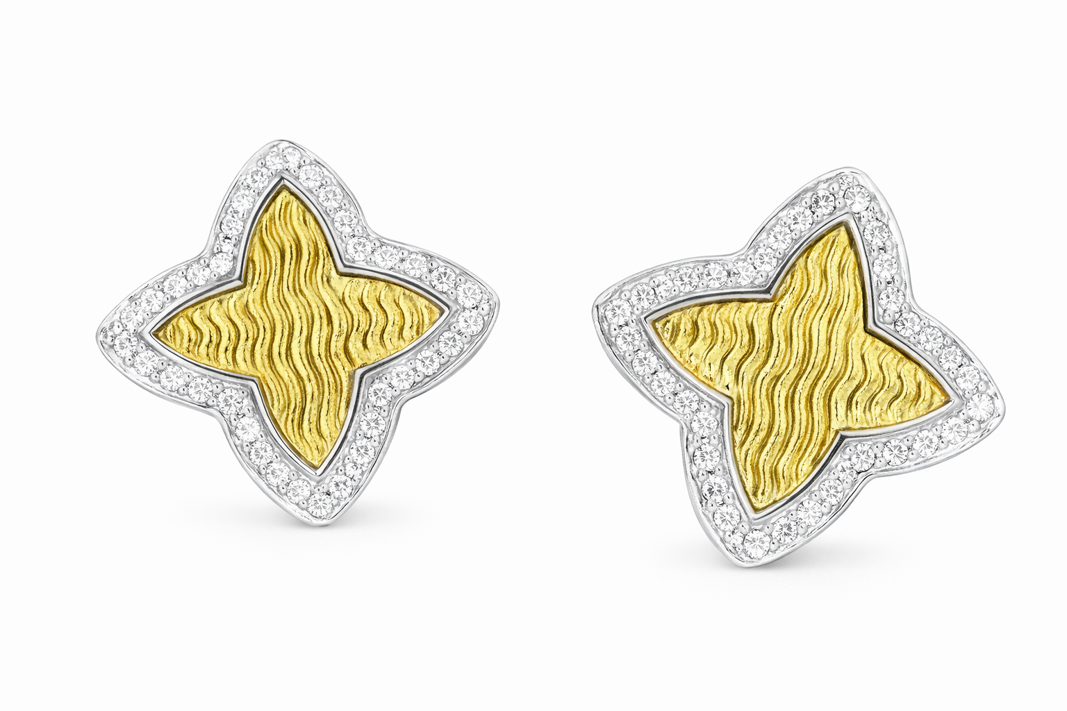 four leaf clover 18k Gold Earrings, Studded with 0.22ct Natural Diamond 