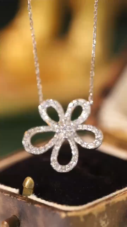 18k gold necklace with flower design, natural diamond 0.75ct