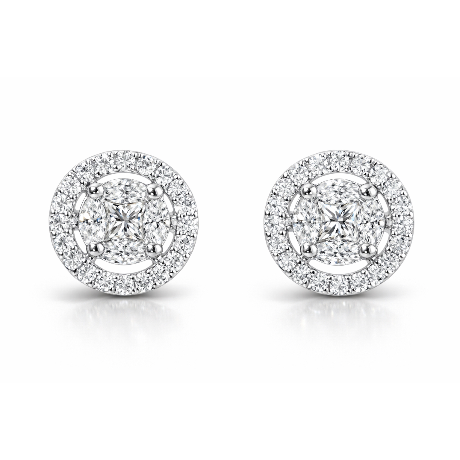 18k gold diamond earrings, featuring a natural diamond of 0.52 carats in a marquise cut Princess Cut