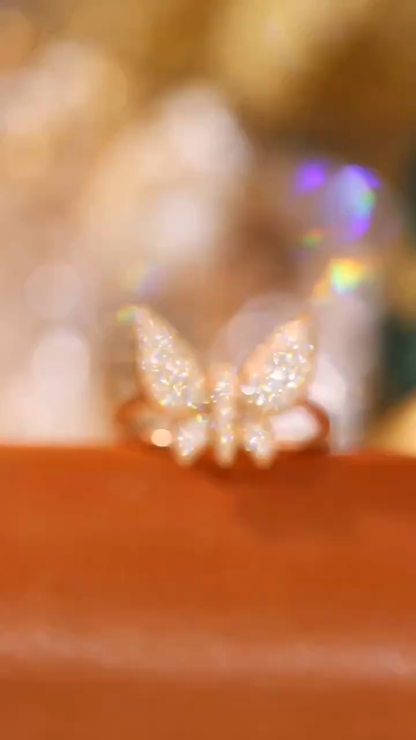 18k Gold Ring, Butterfly Design, Inlaid with 0.45ct Natural Diamond
