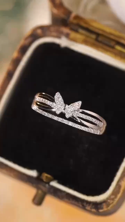18k Gold Ring, Butterfly Design, Inlaid with 0.15ct Natural Diamond