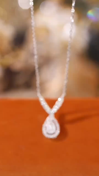18k gold necklace with a natural diamond of 0.28ct