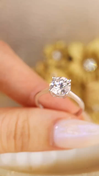10K Gold Timeless Elegance · 1ct Round Cut Lab Grown Diamond Ring