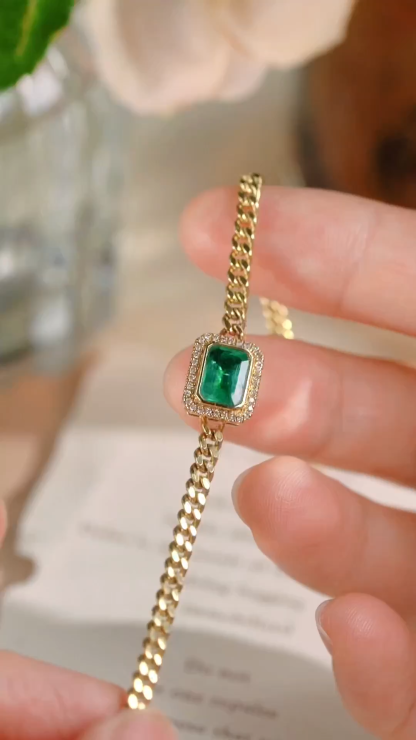 18k Gold Bracelet, Luxurious Diamond-Studded Bracelet, Emerald Bracelet with 1.50ct Diamonds