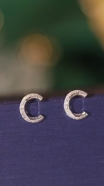18k gold earring stud with the letter “C” and a 0.08ct natural diamond inlaid.
