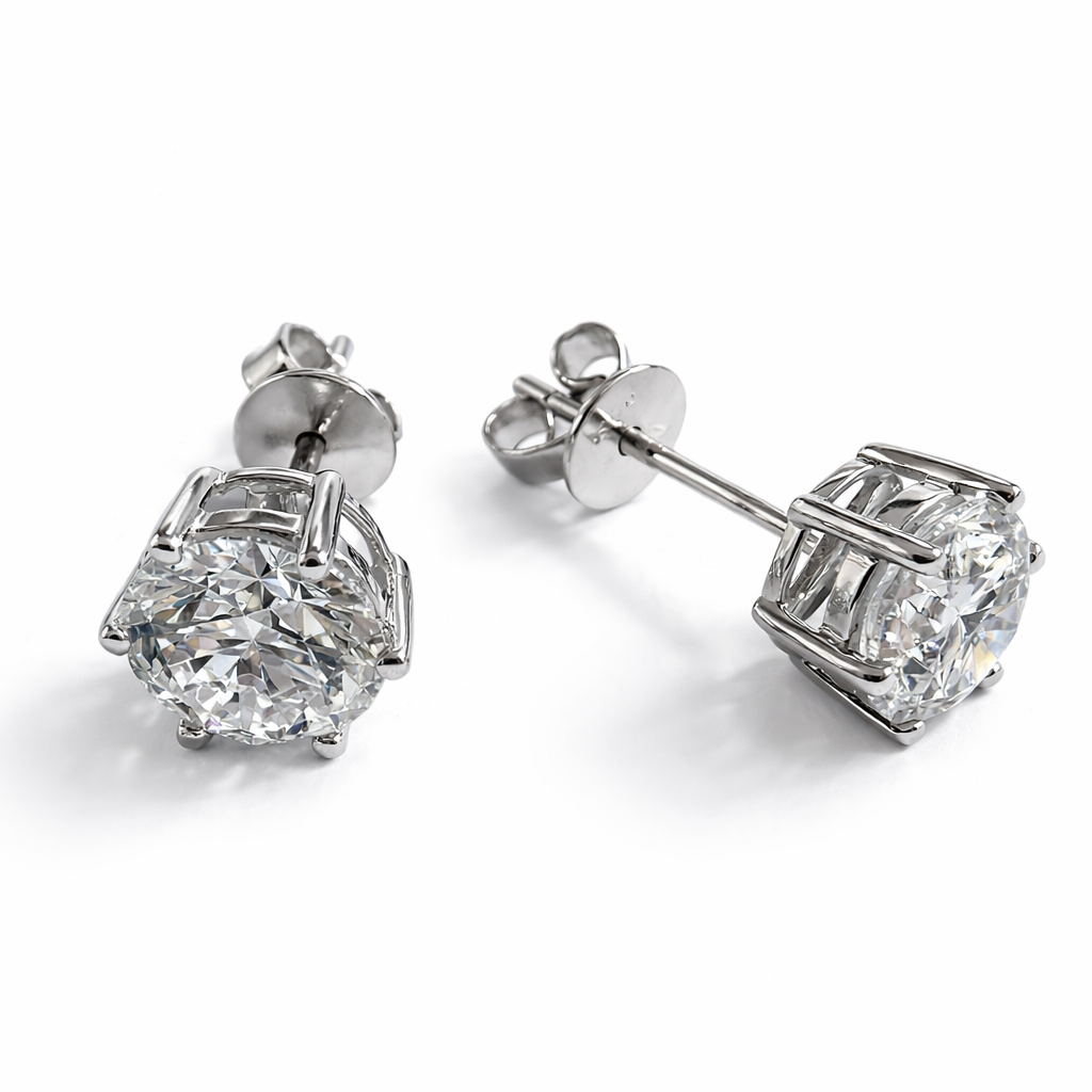 PT950 six-pronged earring stud, set with 2 lab-grown diamonds of 1 carat each.