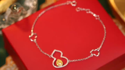 Gourd 18k Gold Bracelet with Yellow Diamond; the bracelet is set with 0.28ct natural diamond.