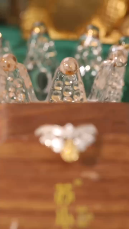 18k gold inlaid with natural diamond crown ring,0.55ct  featuring a step diamond, teardrop diamond, and yellow diamond ring