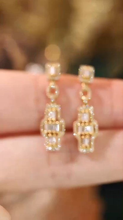 18k Gold Earrings, Studded with 0.50ct Natural Diamond 
