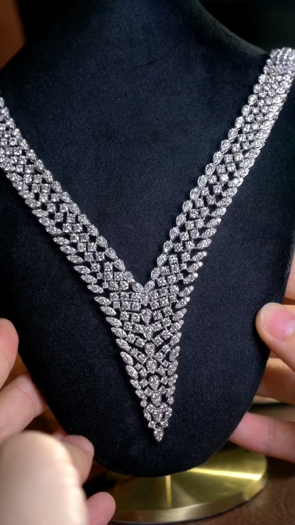 18k Gold Necklace with Luxury Diamond-Set Evening Gown Chain; Natural Diamonds totaling 26ct