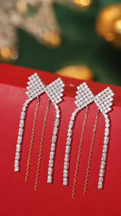 18k gold earrings set with a 1.20ct natural diamond