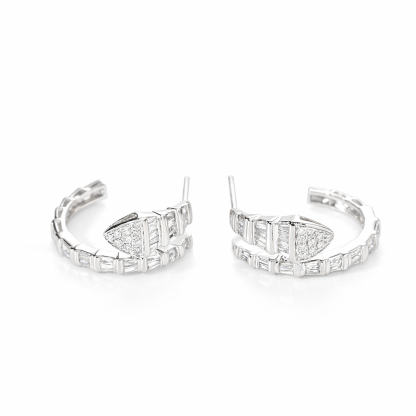 18k Gold Earrings with Snake Head Design, Inlaid with 0.56ct Natural Diamond