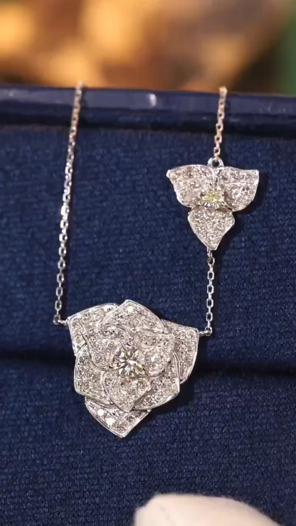18k gold necklace with flower design, natural diamond 1.30ct