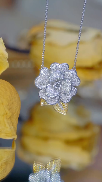 18k Gold Necklace with Flower Design, Natural Diamond 1.20ct