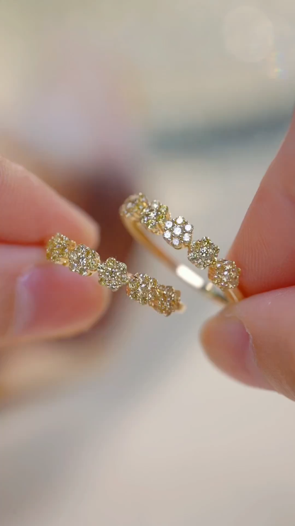 18k gold inlaid with natural yellow diamond ring, featuring 0.32ct of natural diamonds in a halo setting