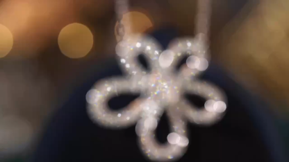 18k gold necklace with flower design, natural diamond 1.52ct