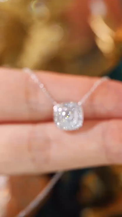18k gold necklace with a natural diamond of 0.25ct