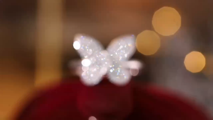 18k Gold Ring, Butterfly Design, Inlaid with 0.35ct Natural Diamond
