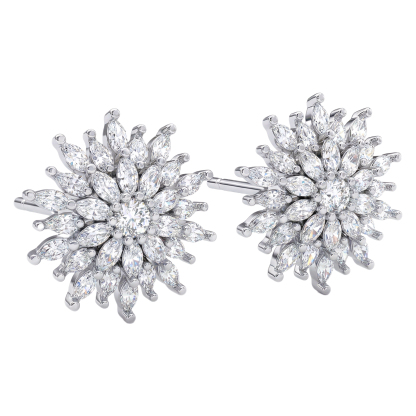 18k gold diamond earrings, featuring a natural diamond of 2.20 carats in a marquise cut.
