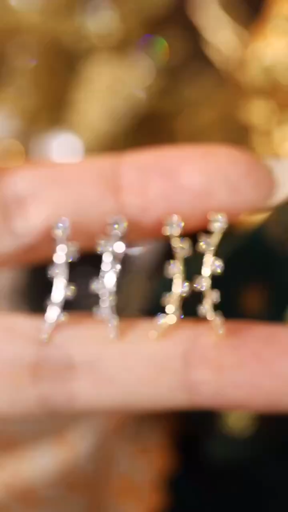 18k gold earrings set with a 0.48ct natural diamond