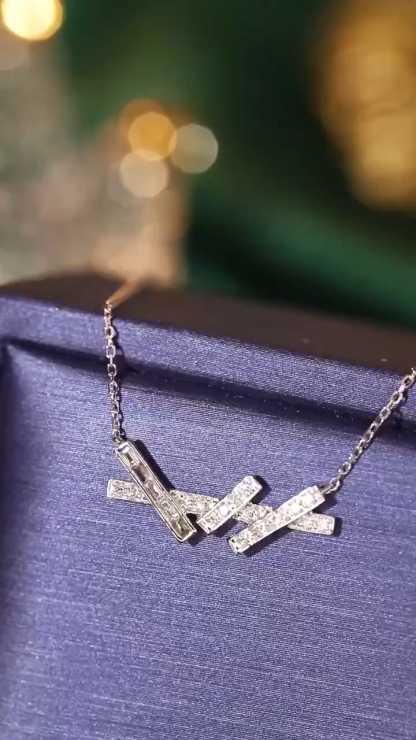 18k gold necklace with a natural diamond of 0.20ct