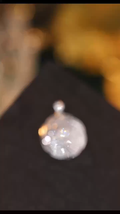 18k Gold Pendant, Flower Design, 0.68ct Diamond (chain not included)