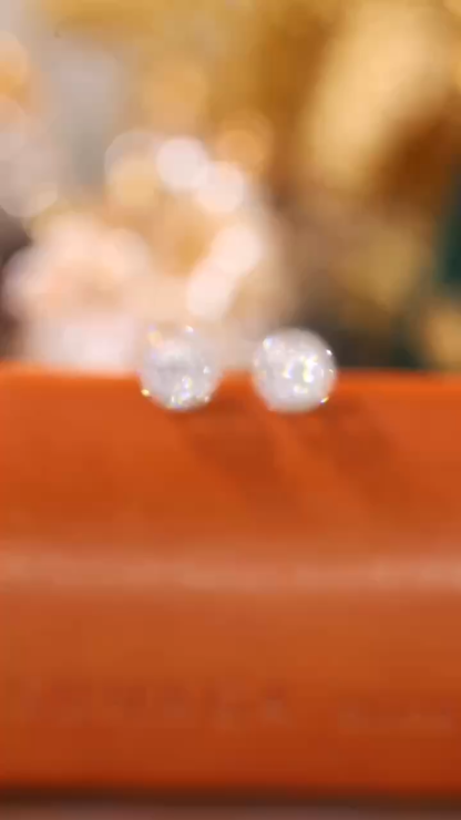 18k Gold Earrings, Studded with 0.26ct Natural Diamond 