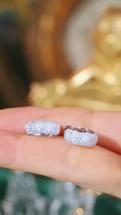 18k gold earrings set with 0.85ct natural diamond