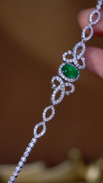 18k Gold Bracelet, Luxurious Diamond-Studded Bracelet, Emerald Bracelet with2.00ct Diamonds