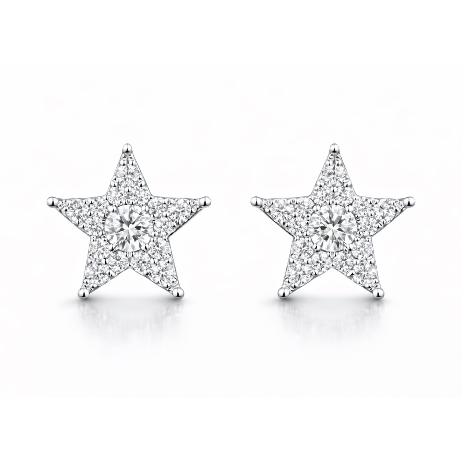 18k gold earrings in star shape, set with a natural diamond of 0.50 carats.