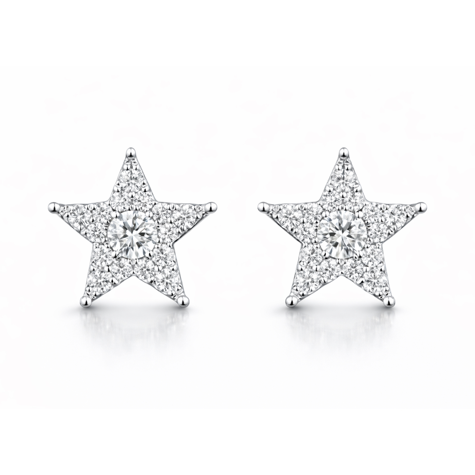 18k gold earrings in star shape, set with a natural diamond of 0.50 carats.
