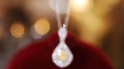18k gold necklace with yellow diamonds, natural diamond weighing 0.45ct