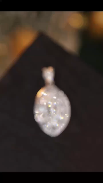 18k Gold Pendant, Flower Design, 1.00ct Diamond (chain not included)